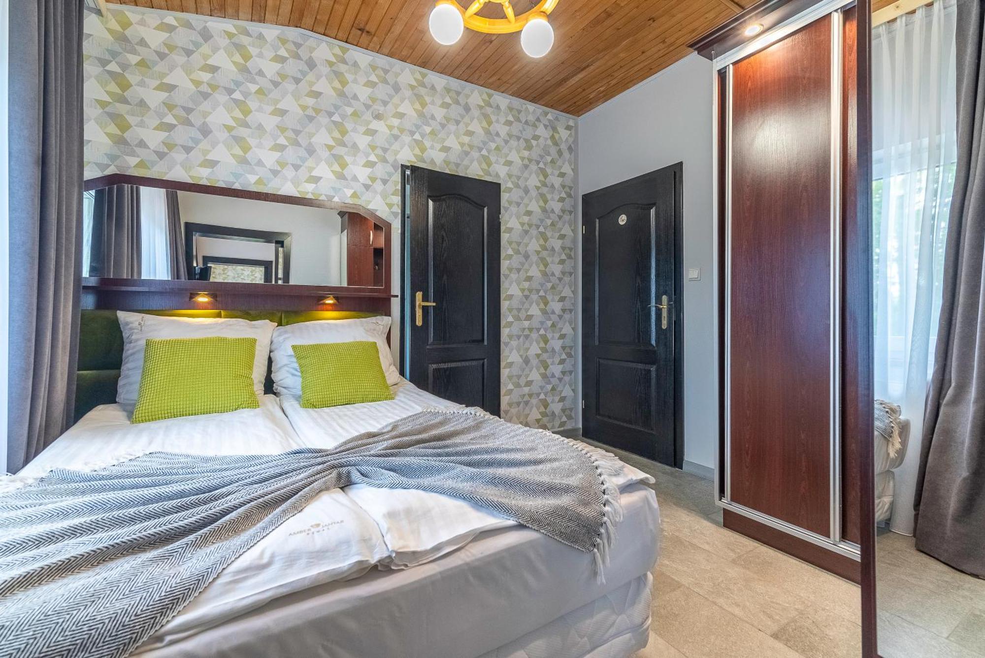 Apartamenty Amber レバル エクステリア 写真